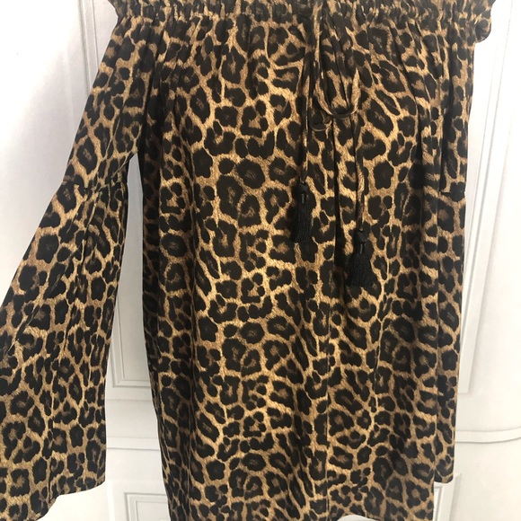 Michael Kors Leopard Print Off Shoulder Blouse SzL - Picture 4 of 7